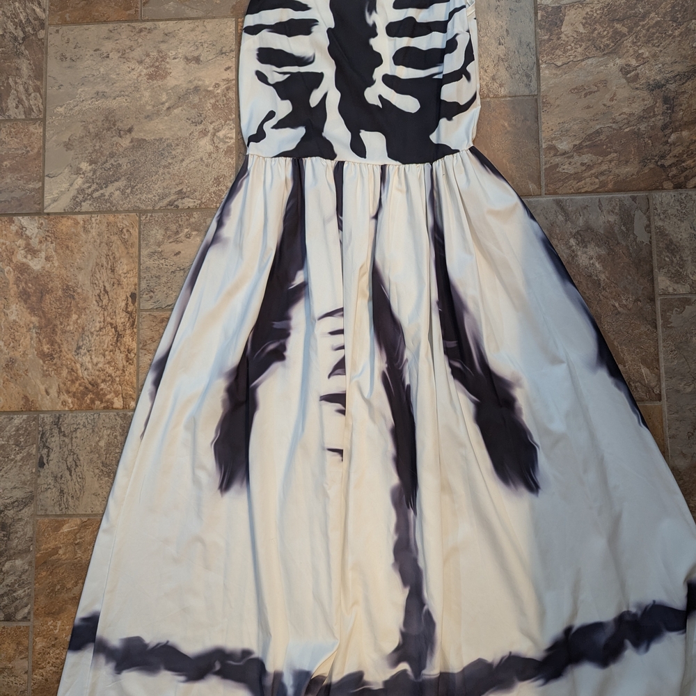 Black and White Strapless Dress